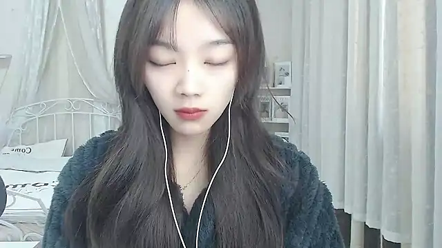 Snapshot of Jenny-Z chatting on December 15, 2:05 am Jenny-Z online show from December 15, 2:05 am