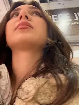 QuitieLia online show from December 22, 4:06 pm