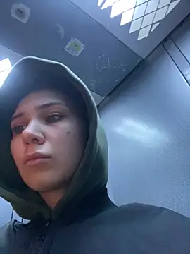 QuitieLia online show from January 14, 8:20 am