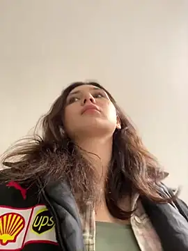 QuitieLia online show from January 21, 3:10 pm