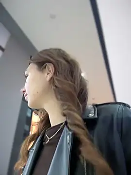 QuitieLia online show from October 3, 8:22 am