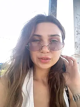 Snapshot of QuitieLia chatting on July 28, 1:54 pm QuitieLia online show from July 28, 1:54 pm