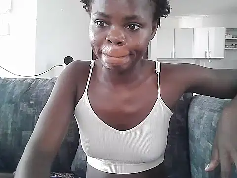 petiteebony 81 online show from January 14, 7:03 am