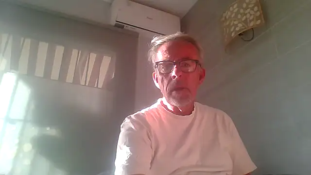 Snapshot of tuggy59 chatting on October 31, 7:53 am tuggy59 online show from October 31, 7:53 am