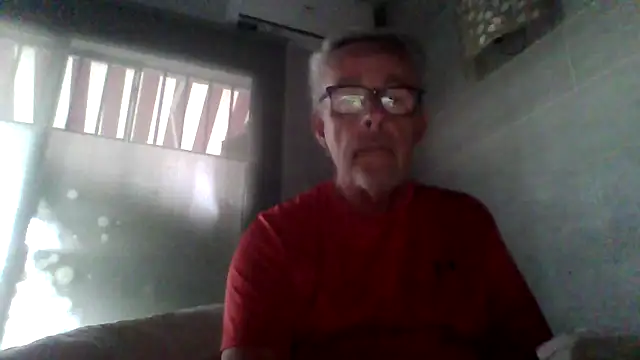 Snapshot of tuggy59 chatting on November 20, 6:57 am tuggy59 online show from November 20, 6:57 am