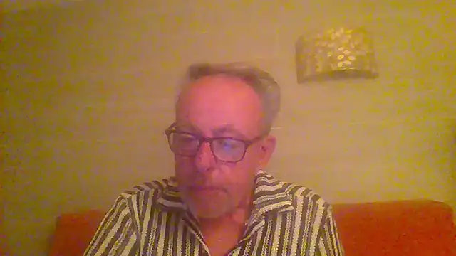 Snapshot of tuggy59 chatting on May 4, 4:41 am tuggy59 online show from May 4, 4:41 am