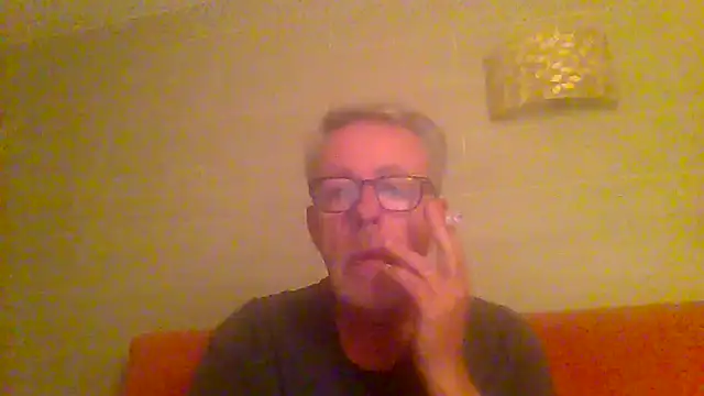 Snapshot of tuggy59 chatting on May 5, 4:20 am tuggy59 online show from May 5, 4:20 am