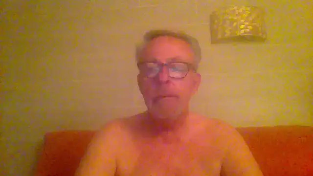 Snapshot of tuggy59 chatting on May 11, 4:51 am tuggy59 online show from May 11, 4:51 am