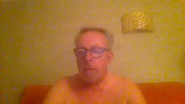Snapshot of tuggy59 chatting on May 21, 4:08 am tuggy59 online show from May 21, 4:08 am