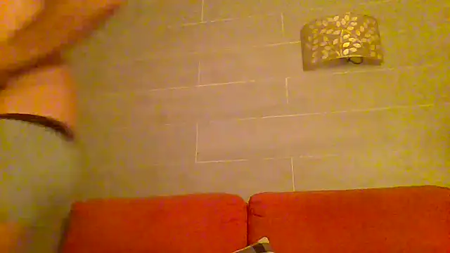 Snapshot of tuggy59 chatting on May 25, 3:45 am tuggy59 online show from May 25, 3:45 am