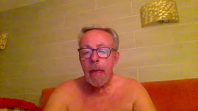 Snapshot of tuggy59 chatting on June 12, 3:49 am tuggy59 online show from June 12, 3:49 am