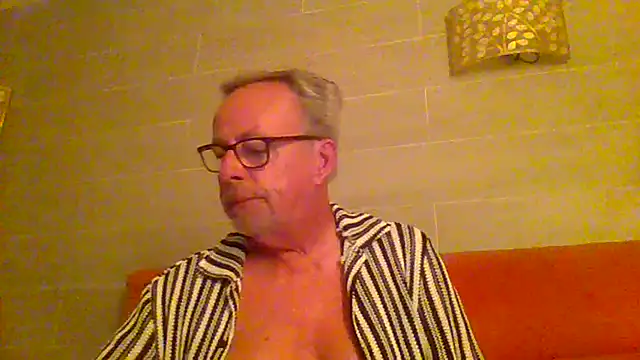 tuggy59 online show from July 9, 4:05 am