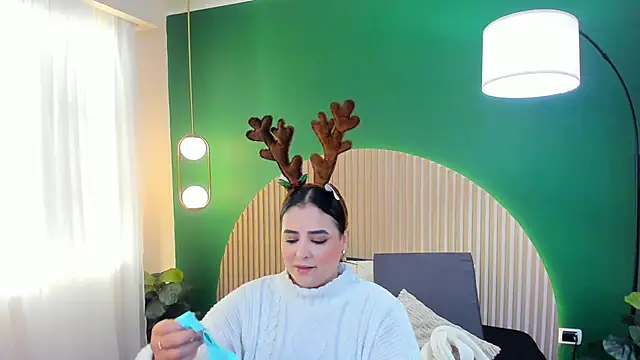 taylor bennet online show from December 19, 11:50 am