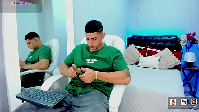 Alex cute77 online show from June 9, 12:50 pm