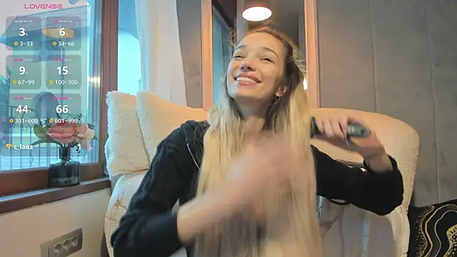 Snapshot of Sassy_Teen chatting on September 29, 8:19 am Sassy Teen online show from September 29, 8:19 am