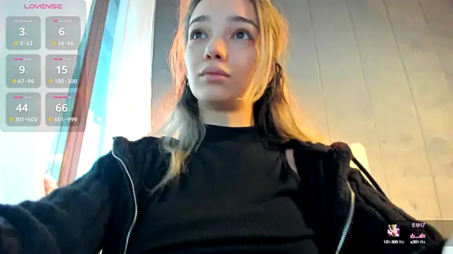 Snapshot of Sassy_Teen chatting on October 6, 9:40 am Sassy Teen online show from October 6, 9:40 am