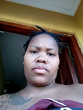 Snapshot of Real1SweetQueen chatting on January 28, 4:39 am Real1SweetQueen online show from January 28, 4:39 am