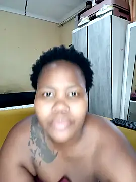 Snapshot of Real1SweetQueen chatting on January 30, 3:29 pm Real1SweetQueen online show from January 30, 3:29 pm