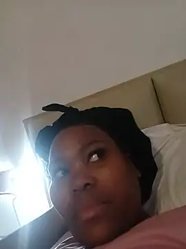 Snapshot of Real1SweetQueen chatting on July 24, 7:28 am Real1SweetQueen online show from July 24, 7:28 am
