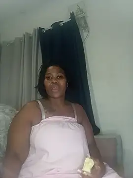 Snapshot of Real1SweetQueen chatting on July 24, 9:46 pm Real1SweetQueen online show from July 24, 9:46 pm