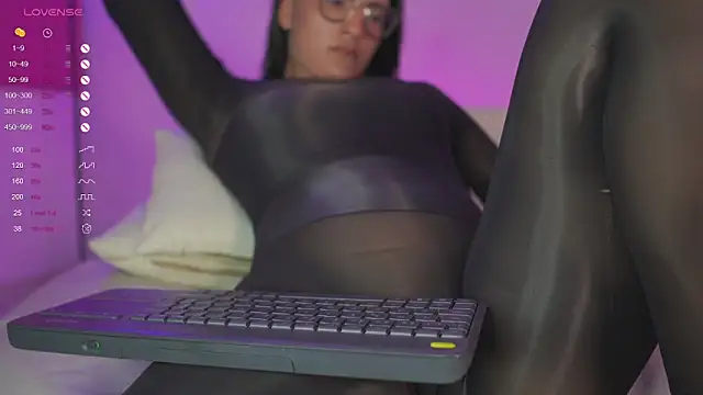 Snapshot of mia_colin1_ chatting on February 23, 2:51 am mia colin1 online show from February 23, 2:51 am