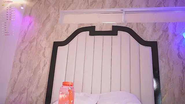 Snapshot of mia_colin1_ chatting on November 14, 8:18 pm mia colin1 online show from November 14, 8:18 pm