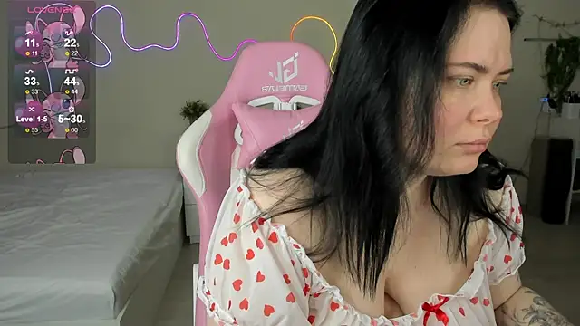 Snapshot of Akemi_BBW chatting on July 6, 7:49 am Akemi BBW online show from July 6, 7:49 am
