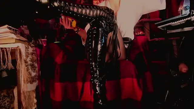 Snapshot of astarrot chatting on March 20, 6:13 pm astarrot online show from March 20, 6:13 pm