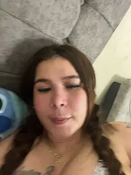 Snapshot of zoe_adhara chatting on April 24, 7:33 am zoe adhara online show from April 24, 7:33 am