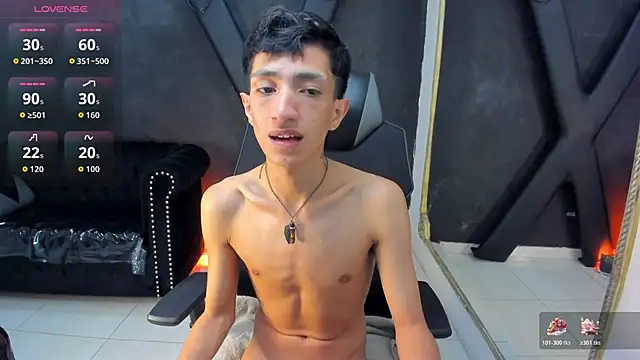 Snapshot of DereckCooperr chatting on November 7, 11:05 pm DereckCooperr online show from November 7, 11:05 pm