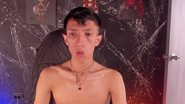 Snapshot of DereckCooperr chatting on December 3, 9:46 pm DereckCooperr online show from December 3, 9:46 pm