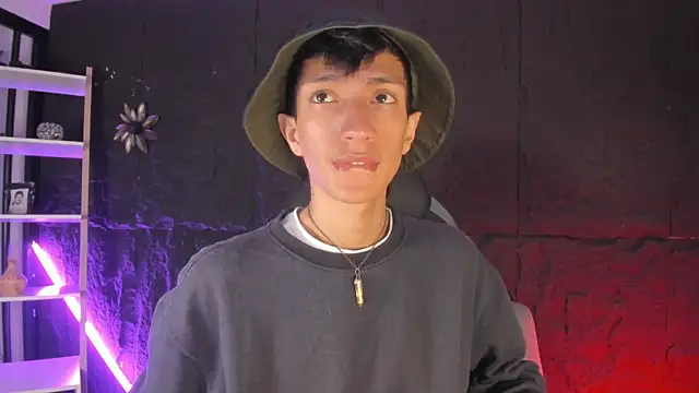 DereckCooperr online show from February 12, 11:33 pm