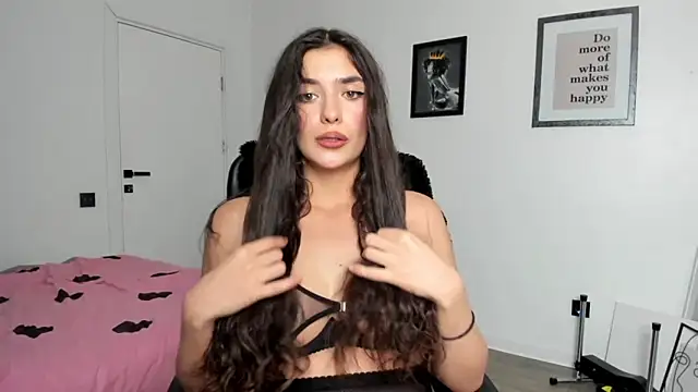 PortraitMarie online show from February 7, 6:02 pm