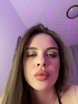Snapshot of KristenSayles chatting on March 3, 7:28 pm KristenSayles online show from March 3, 7:28 pm