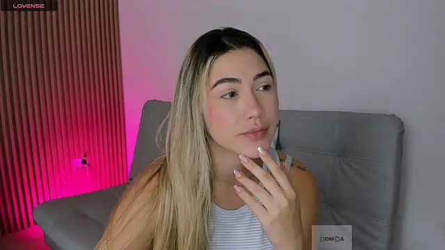 susan  hills online show from February 25, 3:16 pm