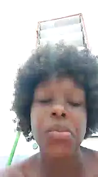 Snapshot of bebygirl143s chatting on December 27, 4:21 pm bebygirl143s online show from December 27, 4:21 pm