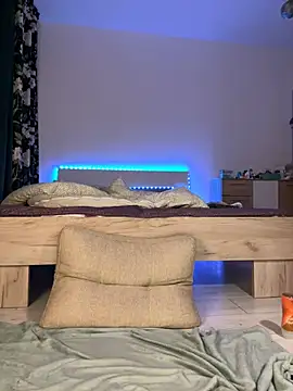 Snapshot of freiiaflower chatting on February 19, 7:16 pm freiiaflower online show from February 19, 7:16 pm