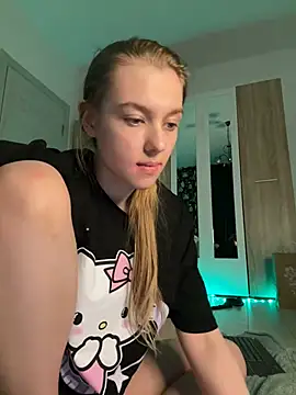 Snapshot of freiiaflower chatting on February 28, 4:10 am freiiaflower online show from February 28, 4:10 am