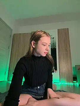 Snapshot of freiiaflower chatting on March 6, 4:07 pm freiiaflower online show from March 6, 4:07 pm