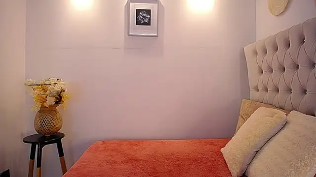 Snapshot of Katy_Van chatting on January 28, 5:00 am Katy Van online show from January 28, 5:00 am