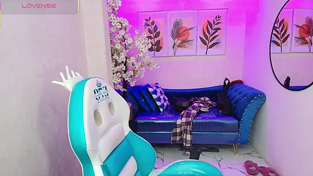 Snapshot of Isa_reel chatting on October 24, 7:43 pm Isa reel online show from October 24, 7:43 pm