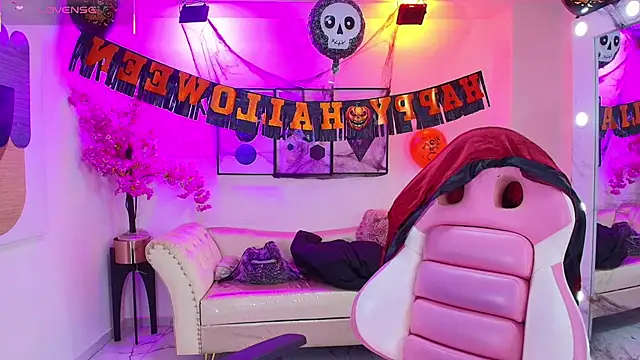 Snapshot of Isa_reel chatting on October 30, 7:25 pm Isa reel online show from October 30, 7:25 pm