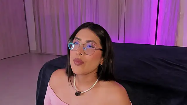 Snapshot of tina_olsen07 chatting on February 22, 8:07 pm tina olsen07 online show from February 22, 8:07 pm