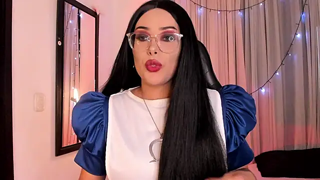 Snapshot of willow_poisson chatting on June 20, 6:00 pm willow poisson online show from June 20, 6:00 pm