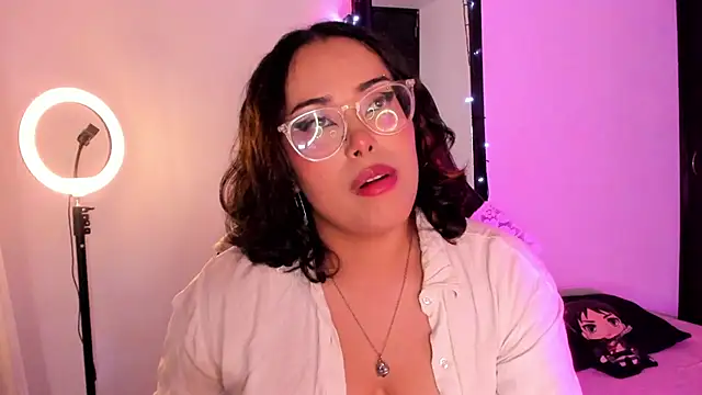Snapshot of willow_poisson chatting on July 23, 1:58 am willow poisson online show from July 23, 1:58 am