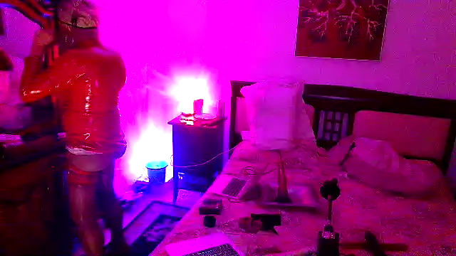 Snapshot of CharlotteVixxens chatting on February 14, 3:36 am CharlotteVixxens online show from February 14, 3:36 am