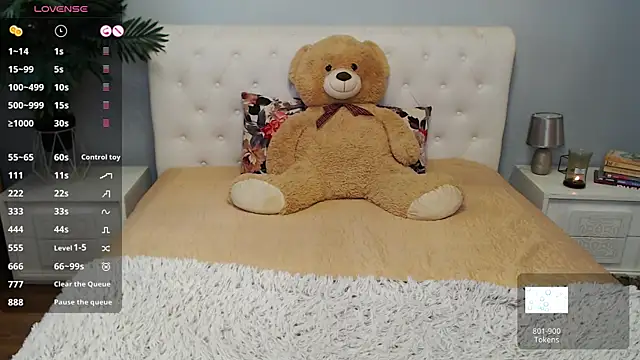 Snapshot of Anysa_Reye chatting on March 13, 9:43 am Anysa Reye online show from March 13, 9:43 am