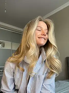 Snapshot of JessIsLove chatting on February 28, 5:37 am JessIsLove online show from February 28, 5:37 am