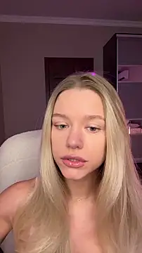 Snapshot of JessIsLove chatting on February 3, 5:05 am JessIsLove online show from February 3, 5:05 am