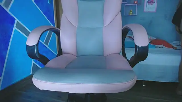 MeganMilF2 online show from February 9, 10:11 pm